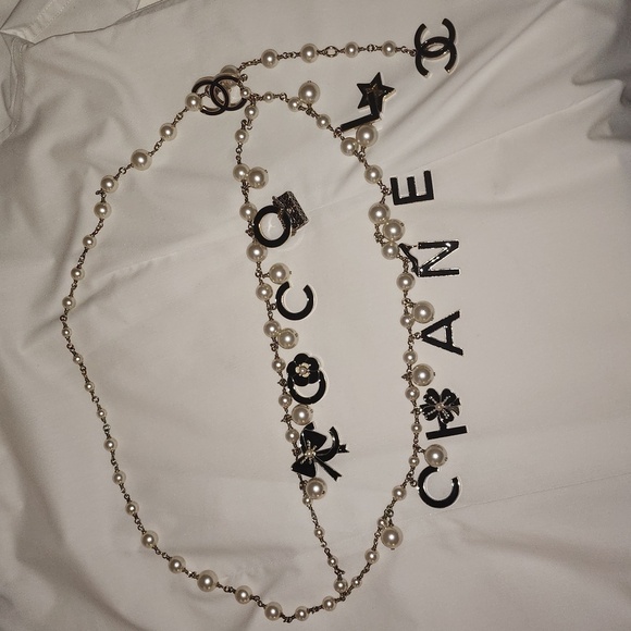 Chanel Coco Charm Pearl Belt Necklace - Picture 12 of 15